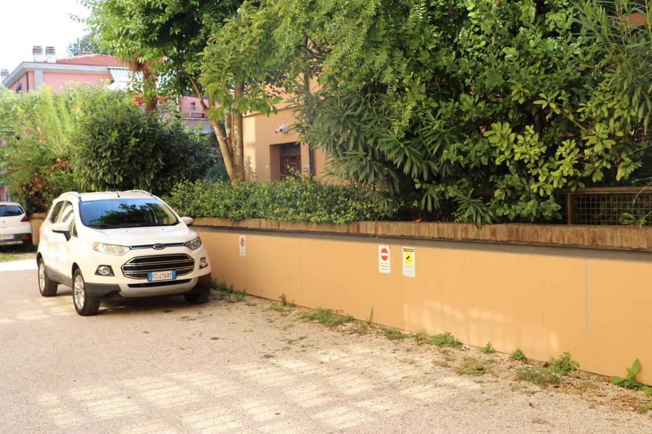 Paradiso24 Forli Exterior photo